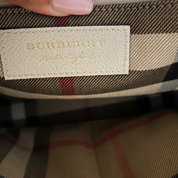 BURBERRY BUCKLE TOTE - Picture 8 of 8